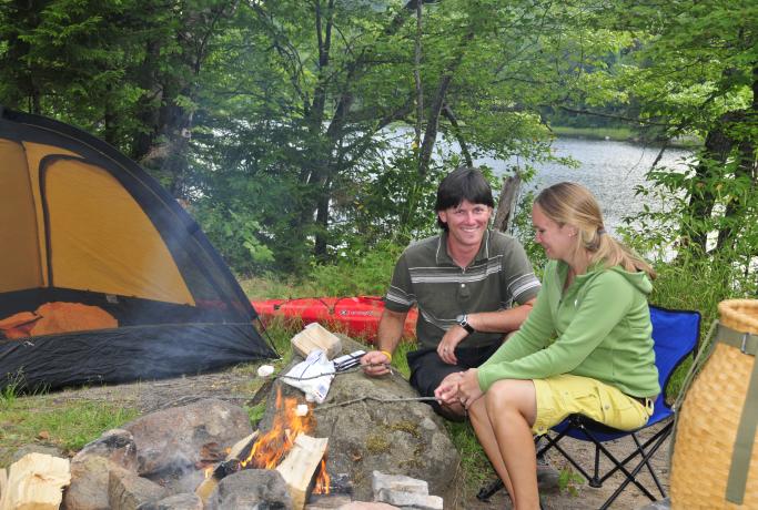 There are backcountry camping sites along the way.