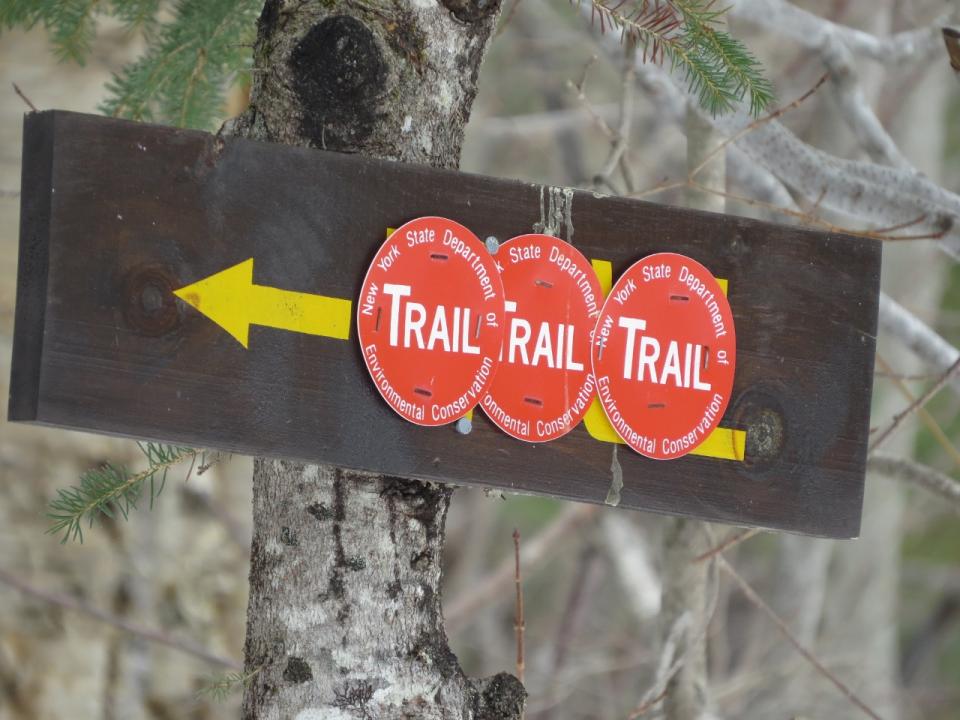 Signs on the Round Pond Road Trail