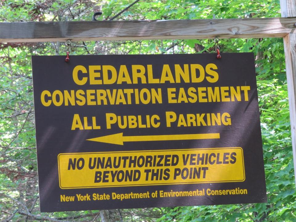 Parking Area Sign for Cedarlands