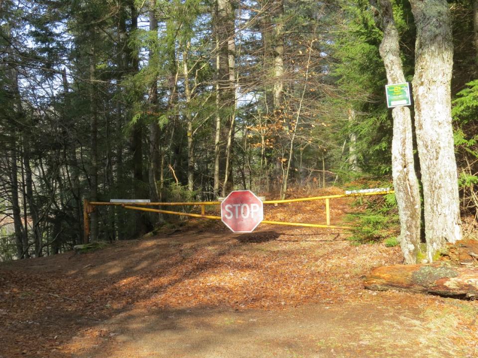 Brown's Tract Ponds Trailhead