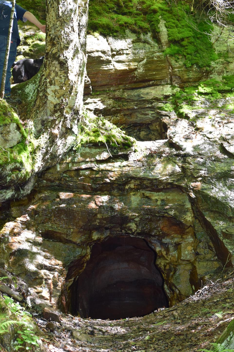 Kunjamuk Cave