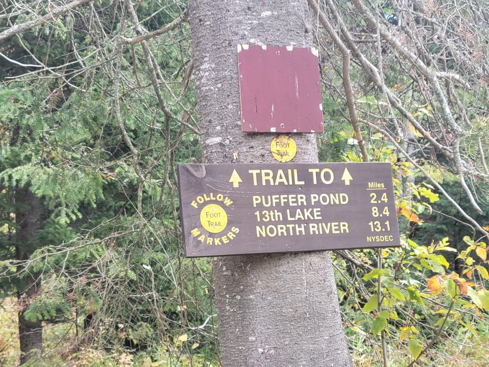 Trailhead sign to Puffer Pond